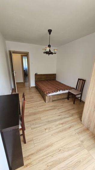Apartament cu 3 camere semidecomandat, mobilat în Lujerului