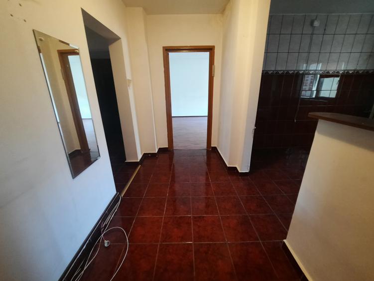 Apartament cu 3 camere decomandat în 13 Septembrie