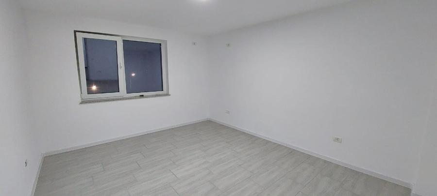 Duplex cu 5 camere cu Canalizare în Odăile