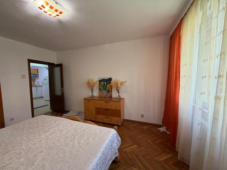 Apartament cu 2 camere decomandat, mobilat în Central
