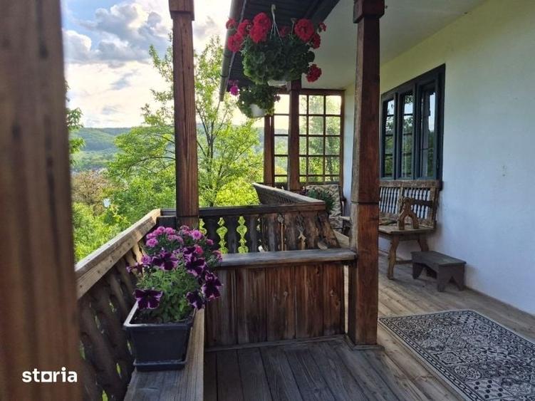 Casă cu 3 camere cu Teren 2250 Mp în Cerașu