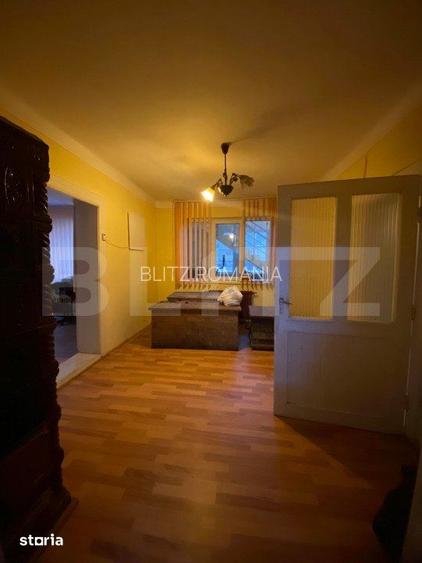 Casa de vanzare, cu 7 camere, 390 mp - Versatila si Centrala!