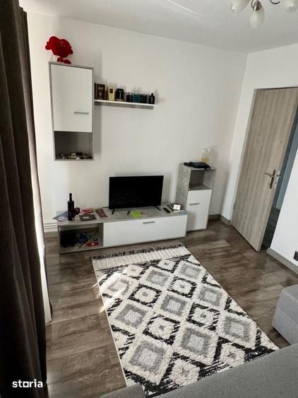 Apartament cu 3 camere în Micălaca