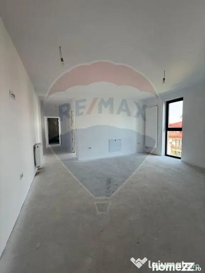 Spațiu comercial, de 960 mp, în Ipotești