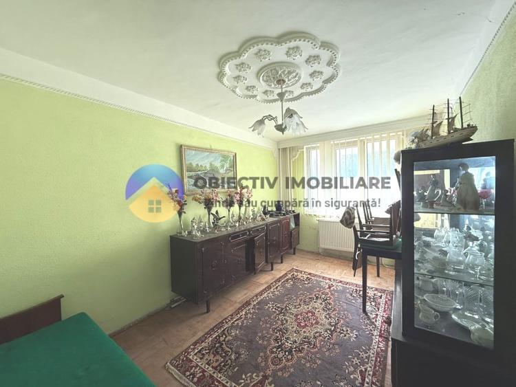 Apartament cu 3 camere decomandat, mobilat în Precista