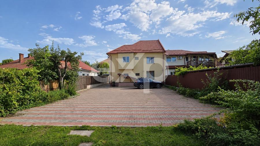 Apartament cu 3 camere decomandat în Tractorul
