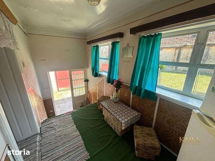 Casă cu 3 camere semidecomandat cu Teren 1600 Mp în Cincu