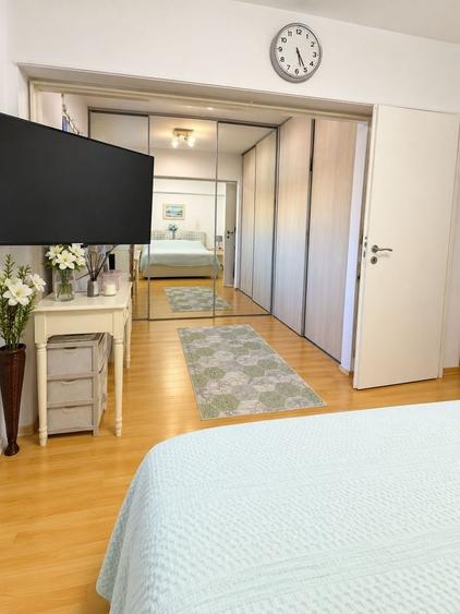 Apartament cu 3 camere decomandat, mobilat în Central