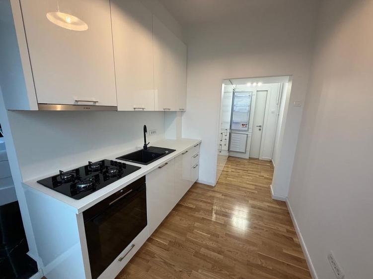 Apartament cu 3 camere, mobilat în Universitate