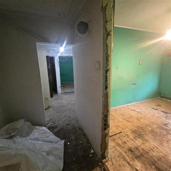 Apartament cu 3 camere decomandat în Alexandru cel Bun