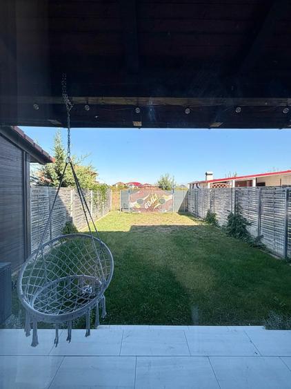 Casă cu 3 camere cu Canalizare în Dumbrăvița