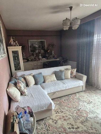 Apartament cu 4 camere decomandat în Exterior Vest