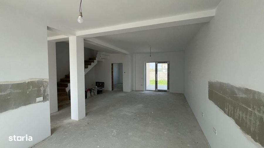 Casă cu 4 camere în Urseni