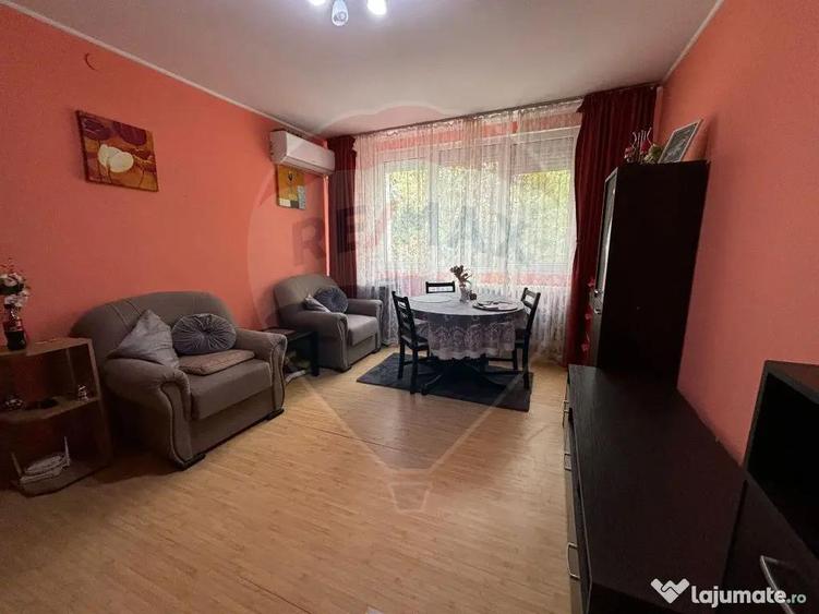 Apartament cu 3 camere decomandat în 1 Decembrie 1918