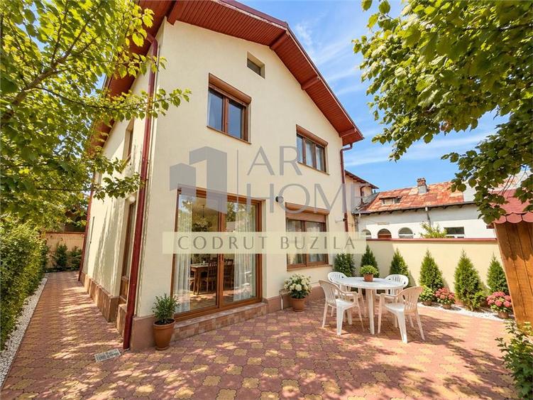 Casă individuală cu 4 camere cu Teren 300 Mp în Ultracentral