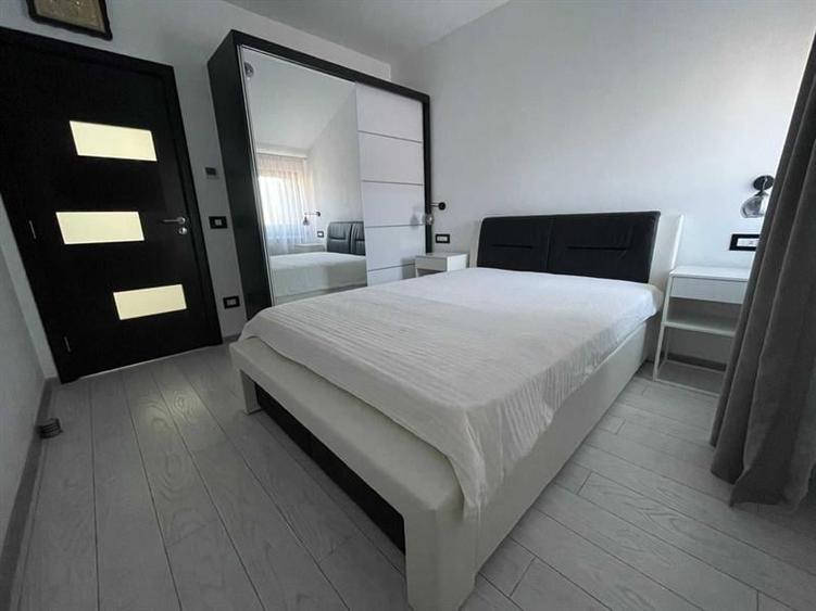 Apartament cu 3 camere decomandat în George Enescu