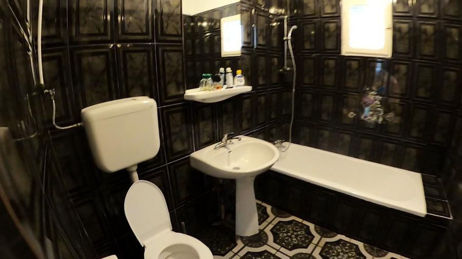 Casă cu 4 camere cu Teren 350 Mp în Central