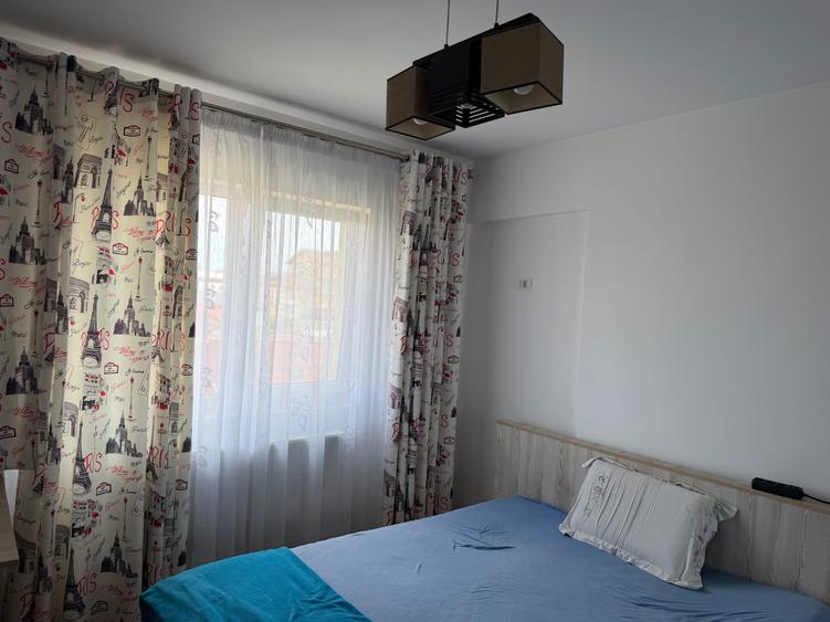 Apartament cu 2 camere decomandat în Roșu