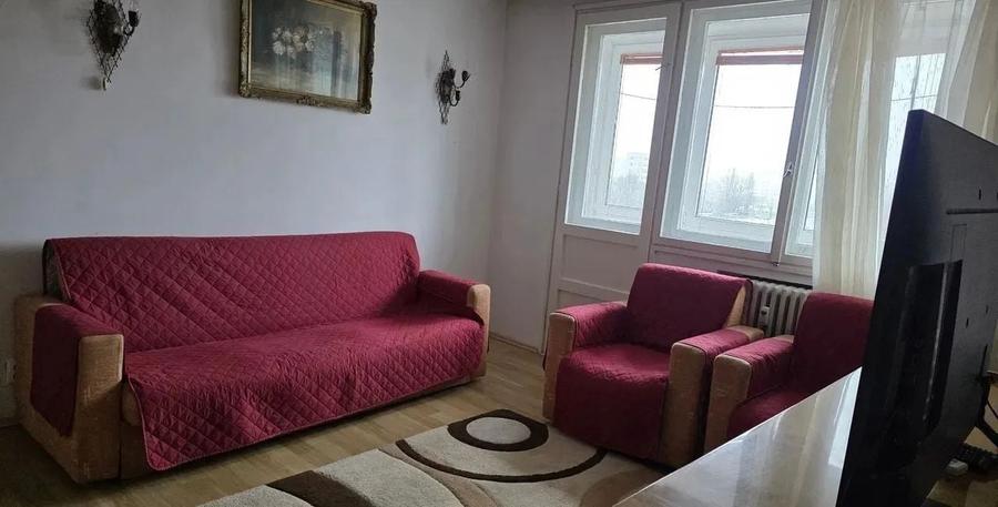 Apartament cu 3 camere semidecomandat în Drumul Taberei
