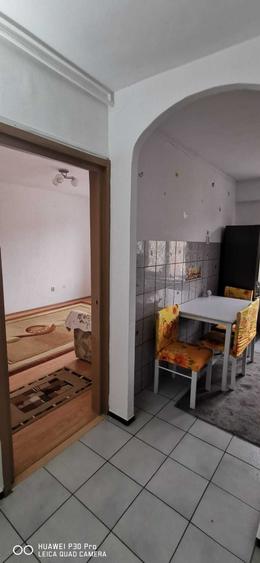 Apartament cu 3 camere decomandat în Tudor
