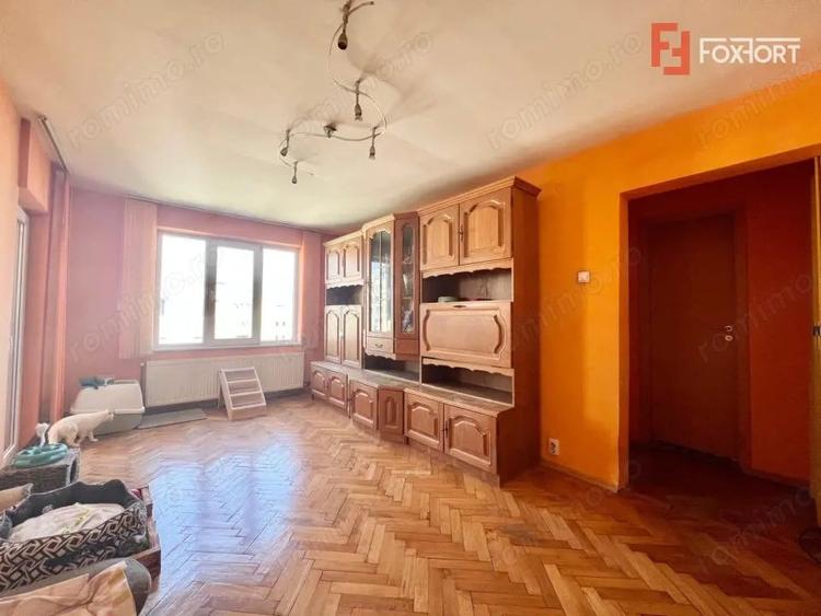 Apartament cu 4 camere semidecomandat, mobilat în Olimpia-Stadion
