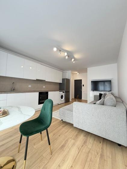 Apartament cu 2 camere semidecomandat, mobilat în Florești