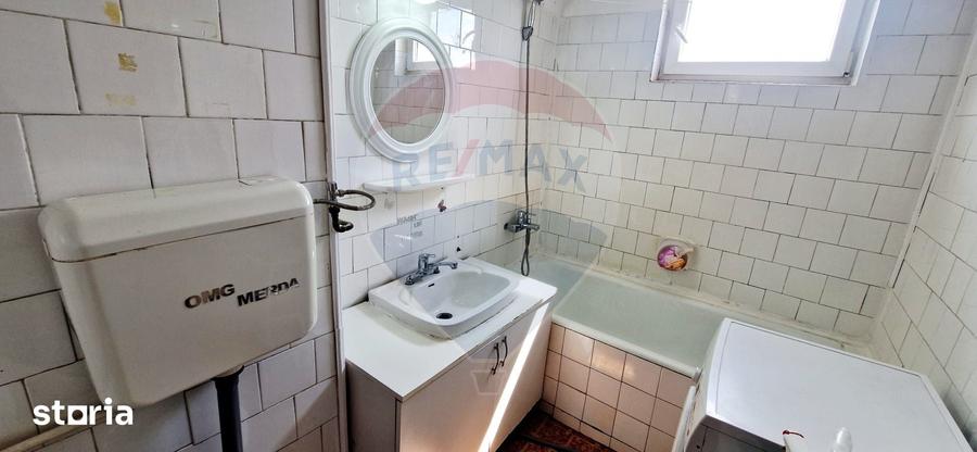 Apartament cu 2 camere decomandat în Polivalentă