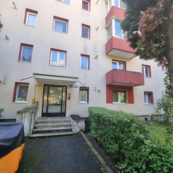 Apartament cu 2 camere semidecomandat în Vlahuță
