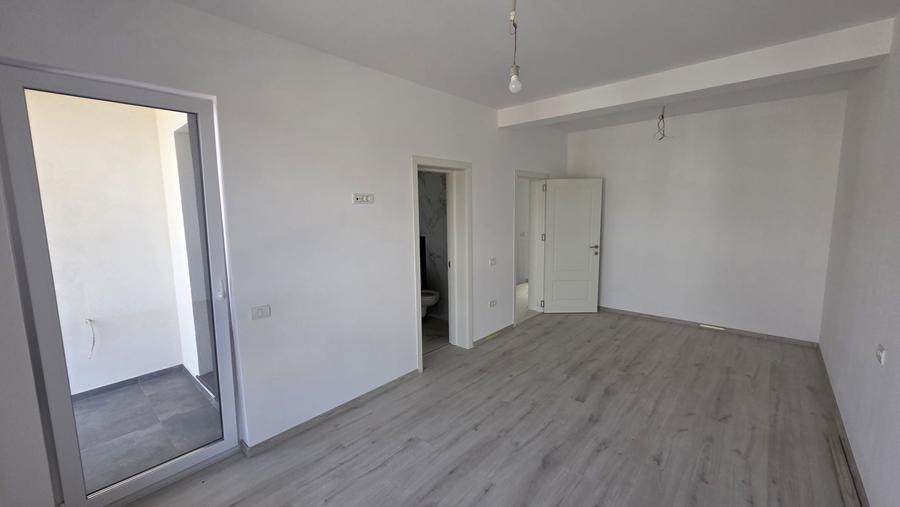 Duplex cu 5 camere cu Canalizare în Dumbrăvița