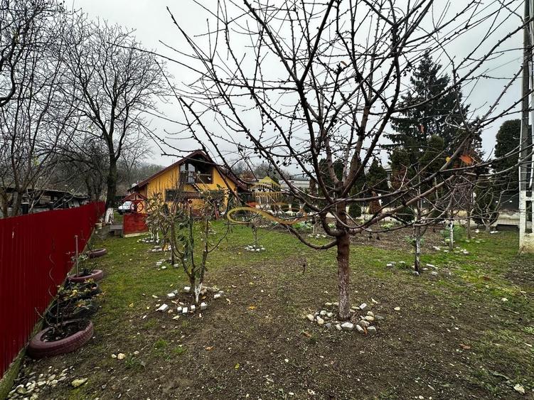 Casă cu 3 camere cu Garaj în Gheorghe Doja