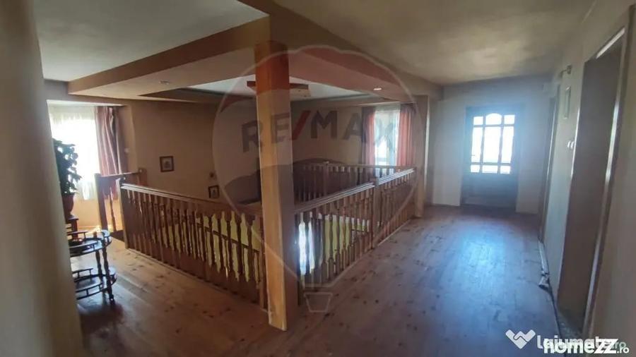 Casă cu 6 camere cu Teren 1484 Mp în Oșorhei