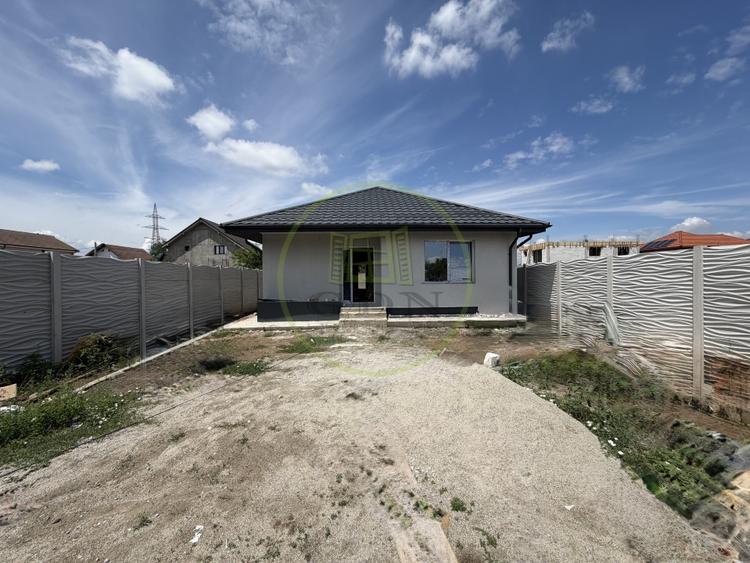 Casă individuală cu 4 camere cu Teren 498 Mp în Exterior Est