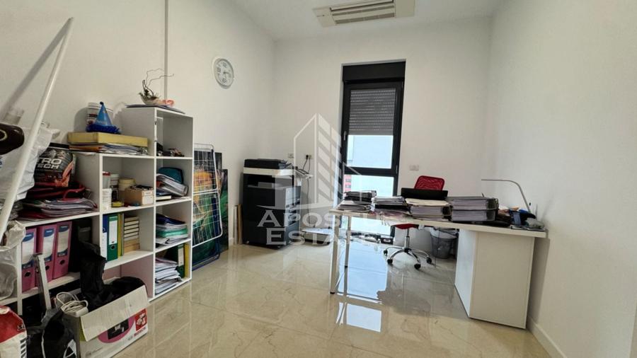 Apartament cu 4 camere decomandat, mobilat în Torontalului