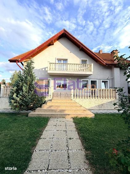 Casă cu 4 camere cu Teren 1038 Mp în Sânpetru
