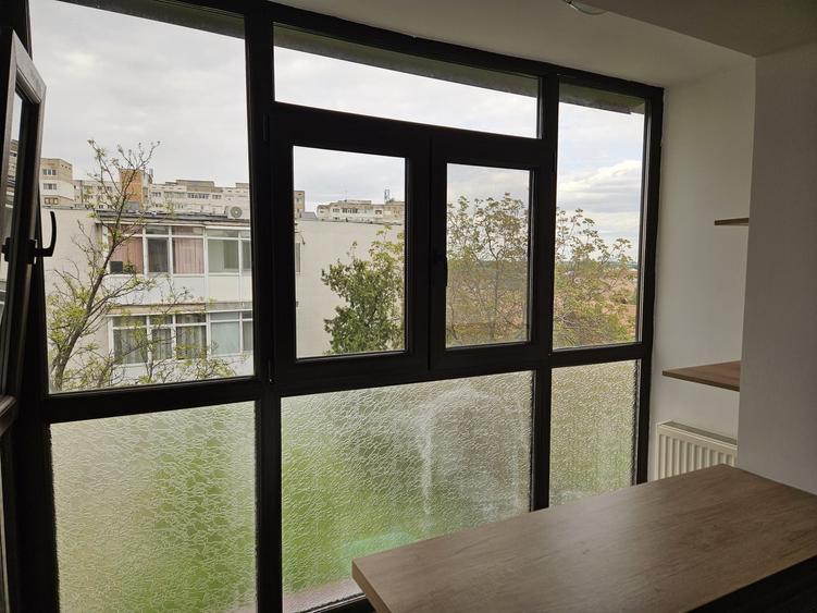 Apartament cu 2 camere decomandat în Băceni