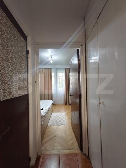 Apartament cu 3 camere semidecomandat, mobilat în Războieni