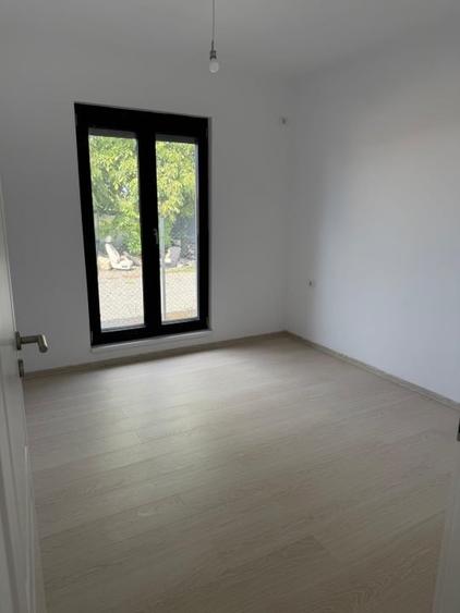 Casă individuală cu 4 camere cu Canalizare în Giroc