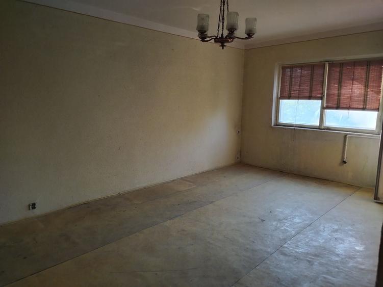 Apartament decomandat cu 2 camere si balcon, etajul 1 - 1