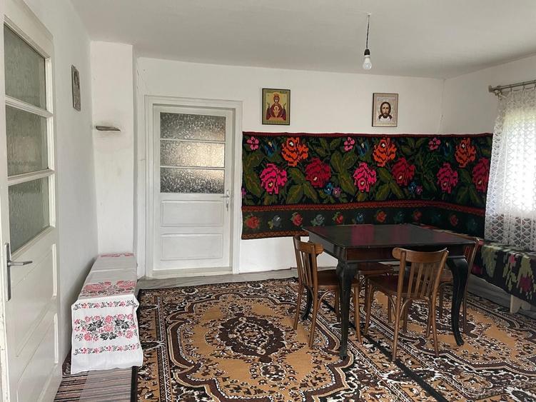 Casă cu 4 camere în Berchișești