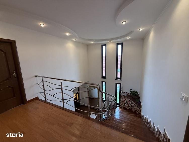 Casă cu 4 camere în Băiceni