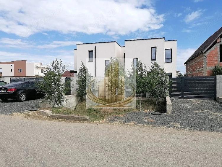 Casa aproape de scoala, gradinita, liceu, 4 camere, asfalt, toate utilitatile - 3