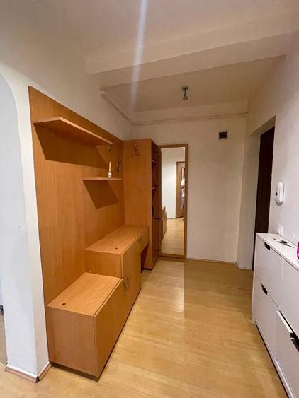 Apartament cu 2 camere semidecomandat în Florești