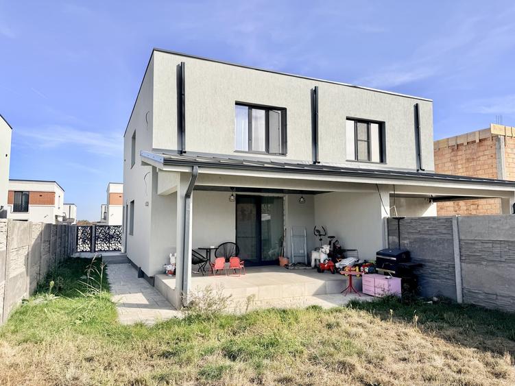 Duplex cu 4 camere cu Teren 274 Mp în Bucovăț (Remetea Mare)