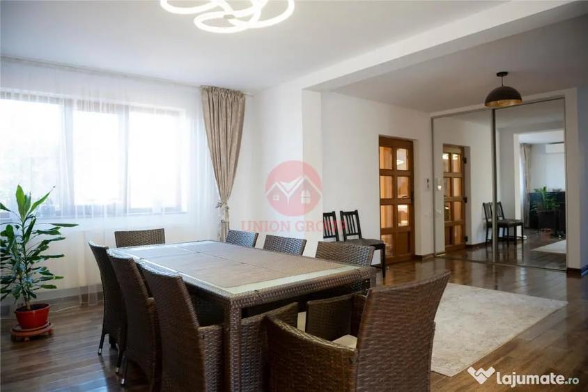 Casă cu 8 camere cu Teren 555 Mp în Lazu