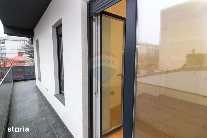 Apartament cu 3 camere decomandat în Aviației