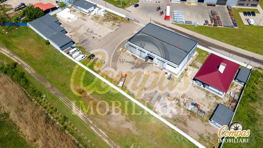 Spațiu industrial, de 1,800 mp, în Roman