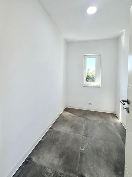 Casă individuală cu 6 camere cu Canalizare în Giroc