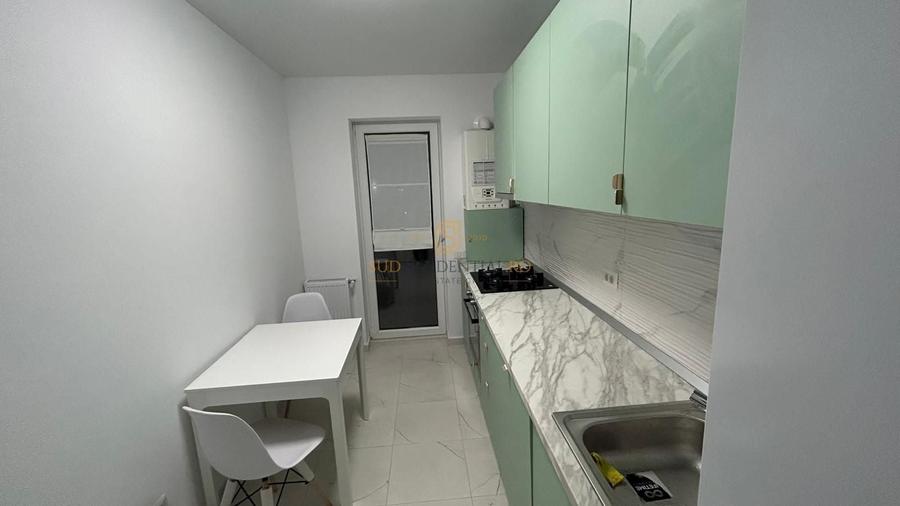 Apartament cu 2 camere decomandat, mobilat în Central