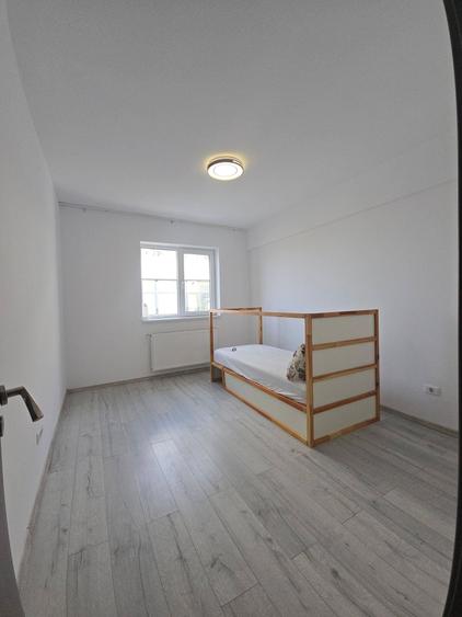 Apartament cu 3 camere decomandat în Dobroești