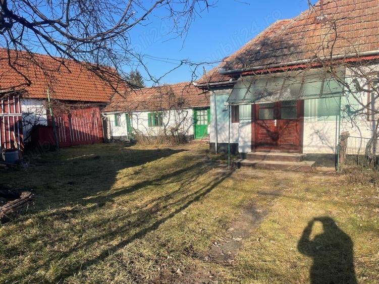 Casă cu 4 camere cu Teren 1600 Mp în Scoreiu